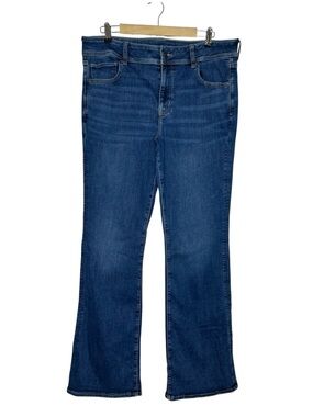 American Eagle Next Level Stretch Medium Wash Cowgirl Kick Boot Jeans 18 Long